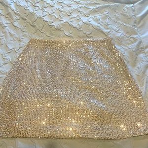 Banana Republic sequence mini skirt. Size 4
